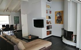 Manolis Loft